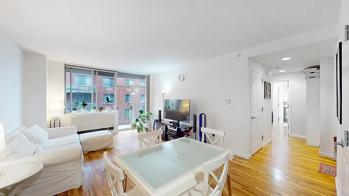 556 State Street #5DN