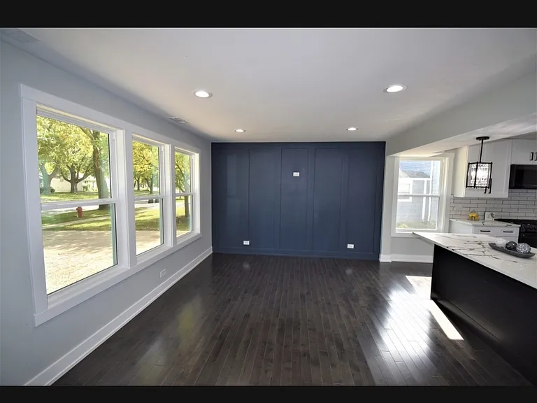 3703 Bluebird Ln — Photo 10