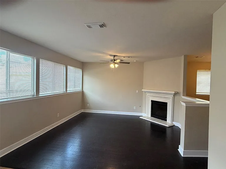11736 Chanteloup Dr — Photo 7