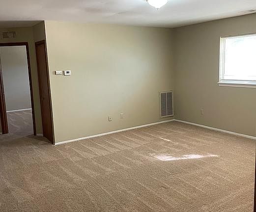 4th image of 45871 Jefferson Ave #2