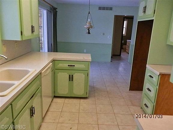 5th image of 6017 146th Ave