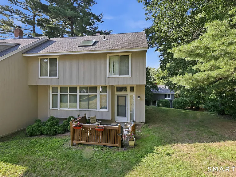 10 Partridge Ct #10 — Photo 11