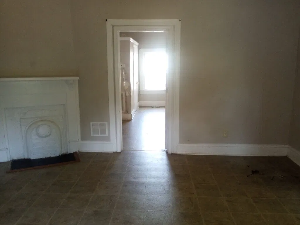 2 bed, 1.0 bath, 1000 sqft, $1,000 — Photo 3
