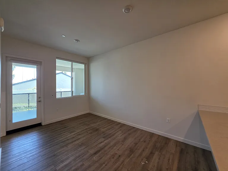 615 Highland Ave #105 — Photo 8