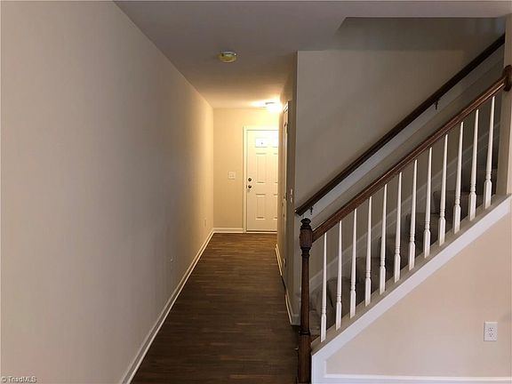 5th image of 102 Crepe Myrtle Ln #2-MOM