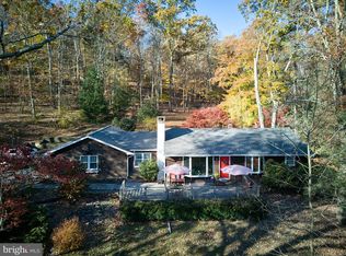 8 Stagecoach Rd, Pipersville, PA 18947