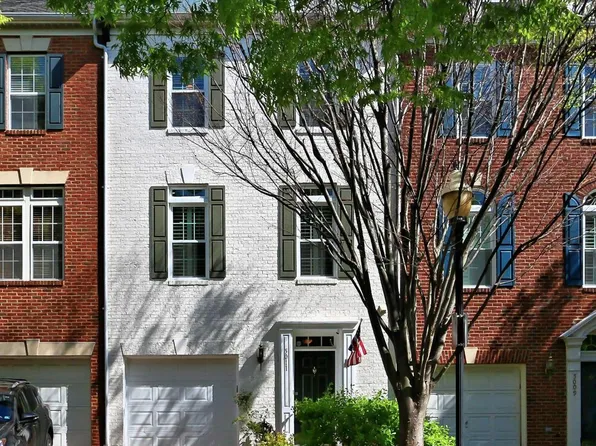 5011 Waple Ln, Alexandria, VA 22304