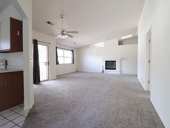 5th image of 10820 Griffith Park Dr NE
