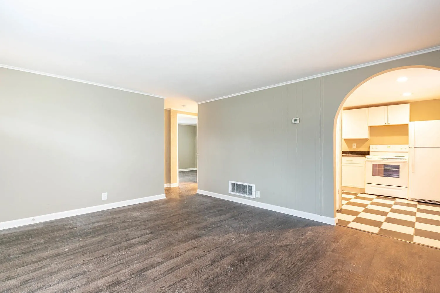 3 bed, $2,697 — Photo 2