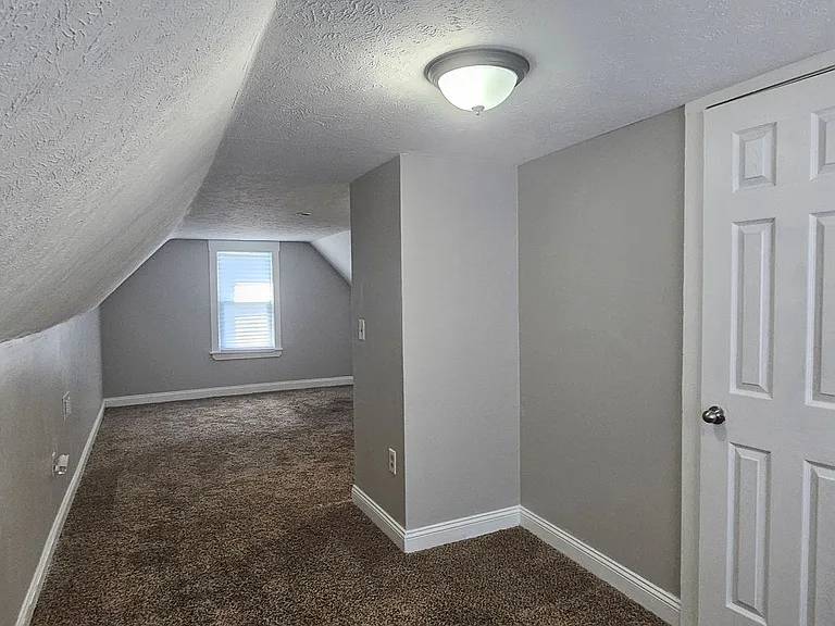 9710 Easton Ave — Photo 30