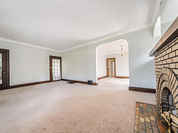 3rd image of 2195 Lincoln Ave #Up