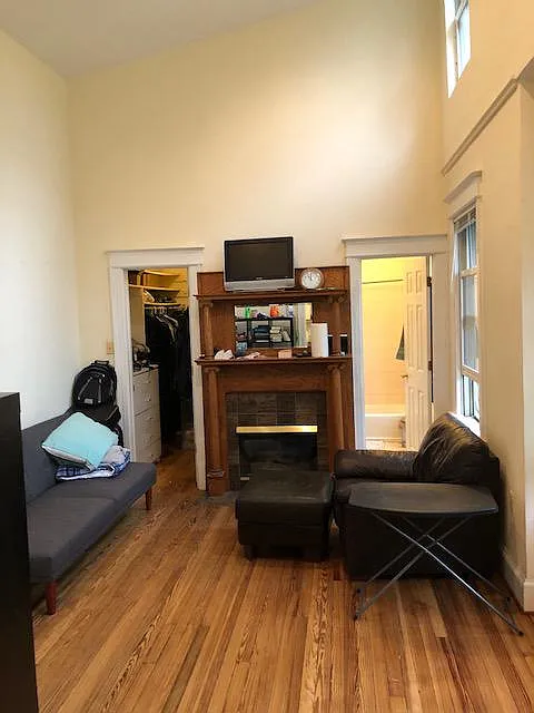 Studio, 400 sqft, $1,575 — Photo 4