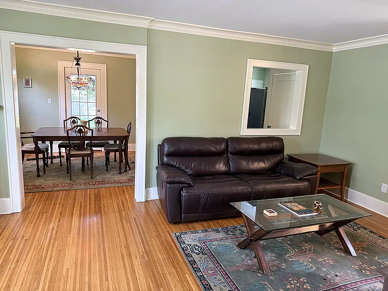 50 Redfern Dr — Photo 4