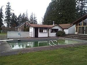 3rd image of 1020 122nd Ave E