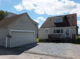 8056 Long Island Ct, Fair Haven, MI 48023