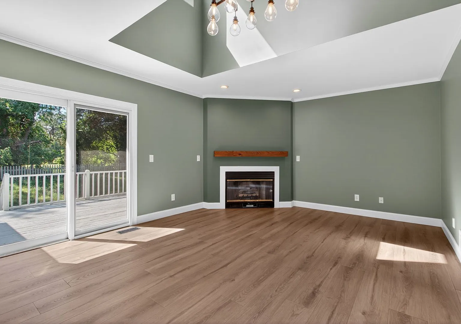 Year-Round Rental - Unfurnished - Single-Family Home In Plantations — Photo 3