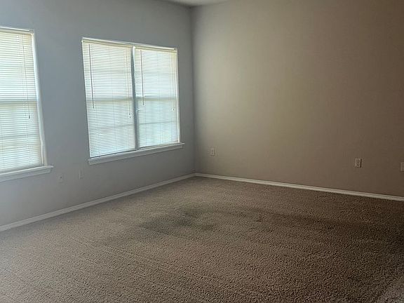 2nd image of 106-223 Lakeview Ct #221