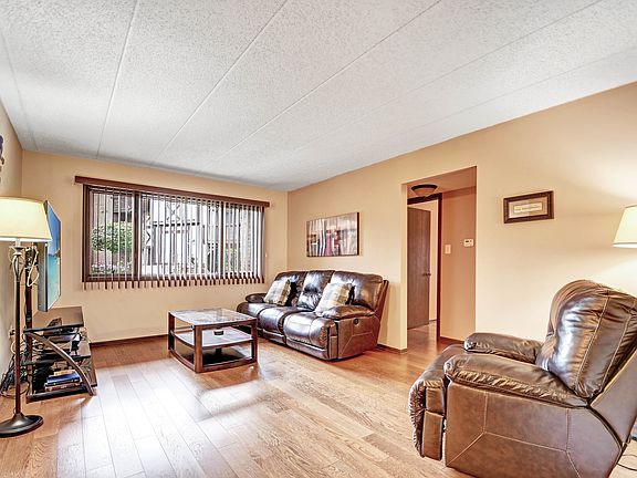 2nd image of 10521 S Palos Pl #D