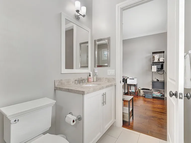 Full Bath, view into office/Bedroom