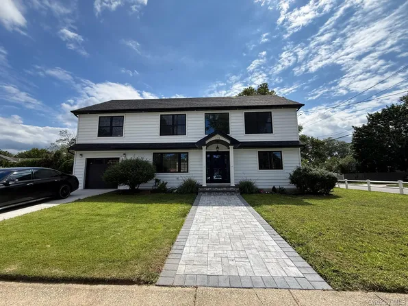 438 Von Elm Avenue, East Meadow, NY 11554