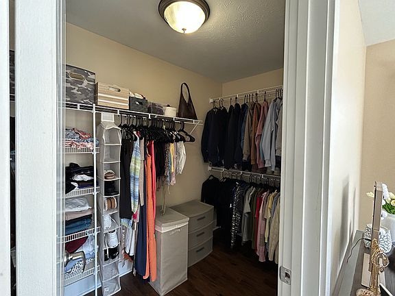 3rd image of 4926 Becker Dr #1