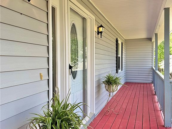 4th image of 101 Long View Ln