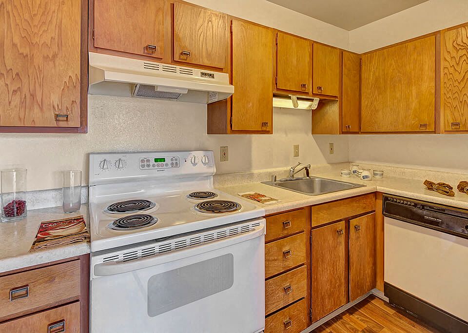 The Alaskan Apartments - Kitchen