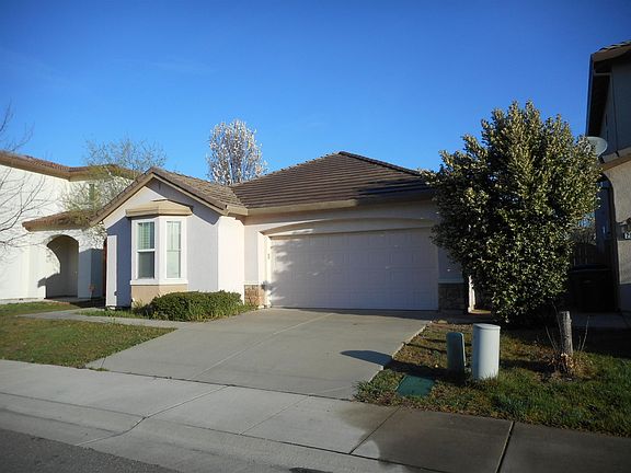 4th image of 2943 Holdrege Way