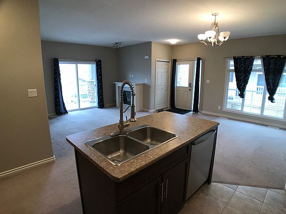 4th image of 113 Fontaine Cres #103