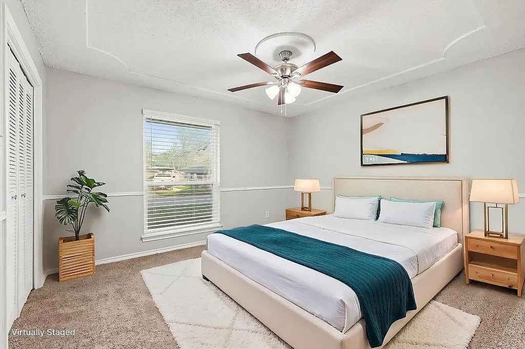 4900 Ridgeline Dr — Photo 2