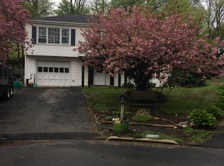11 Armstrong Ct, Norwalk, CT 06851