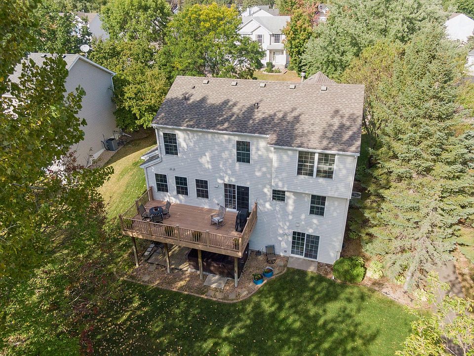 2715 Autumn Woods Dr, Chaska, MN 55318 | Zillow