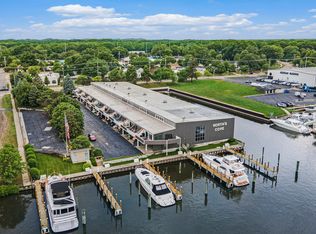 400 Pine St APT 13, Spring Lake, MI 49456