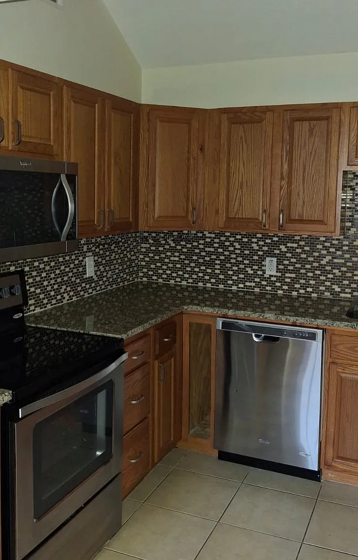 3 bed, 1235 sqft, $1,600 — Photo 3