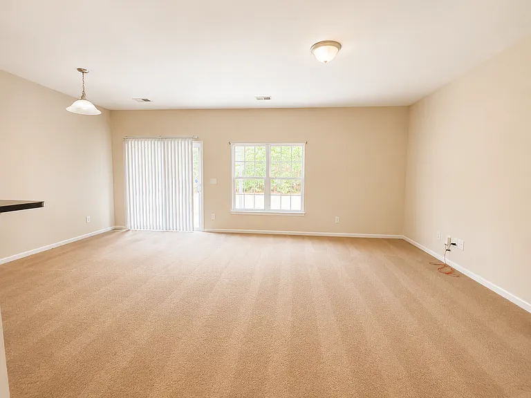 466 Westmoreland Rd — Photo 9