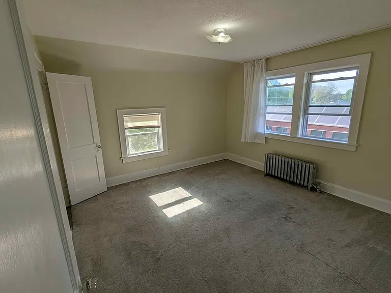 35 Young St #2 — Photo 4