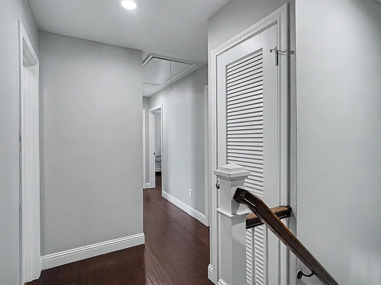 726 Thistlewood Dr — Photo 22