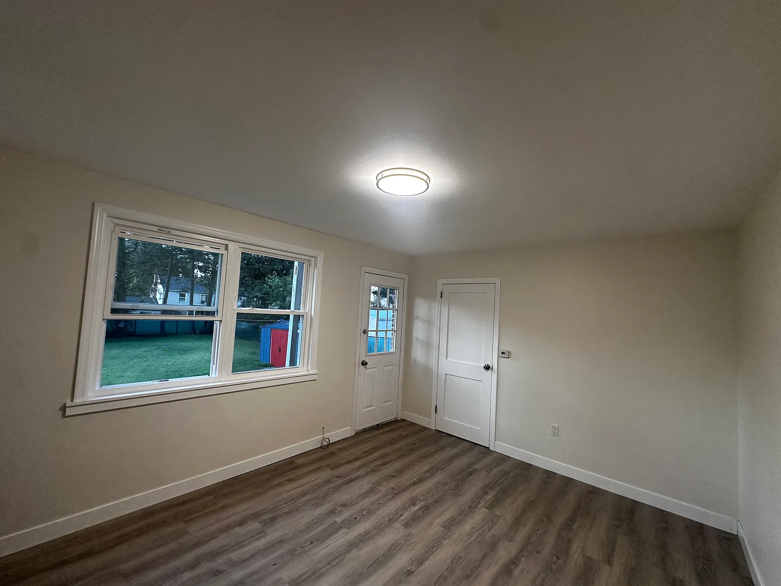3 bed, $2,000 — Photo 2