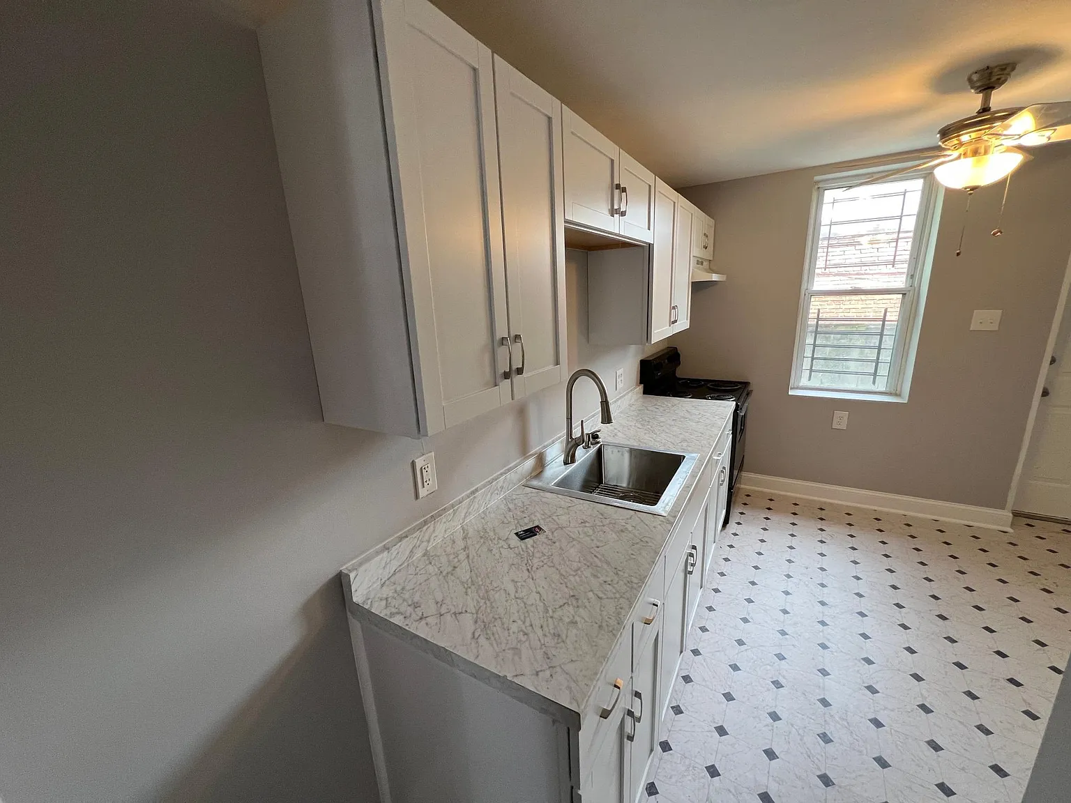 3 bed, 2.5 bath, 1014 sqft, $1,800 — Photo 3