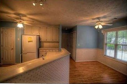 5th image of 812 Mill Cove Dr