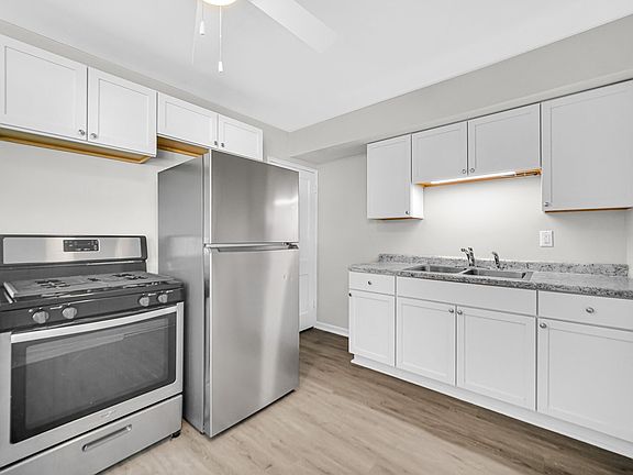 2nd image of 2229-2243 169th St #2233.5