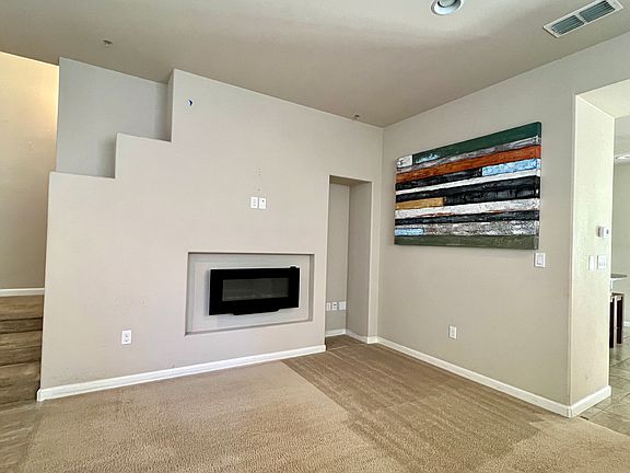 3rd image of 531 Aspen Pl