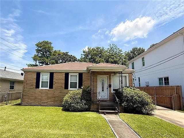 1st image of 537 Melody Dr