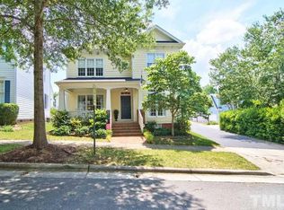 121 Tharrington Dr, Chapel Hill, NC 27516