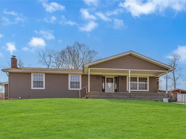125 Orchard Crest Dr, Beaver Falls, PA 15010