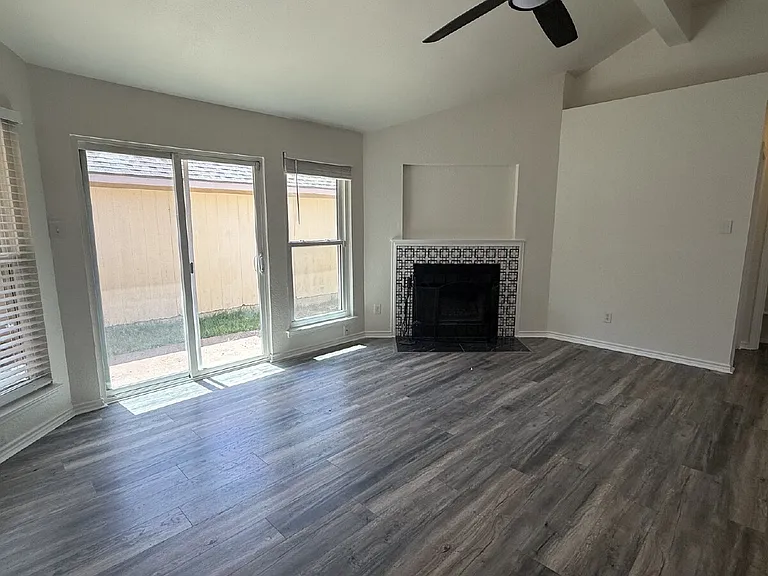 2111 Margalene Way — Photo 5
