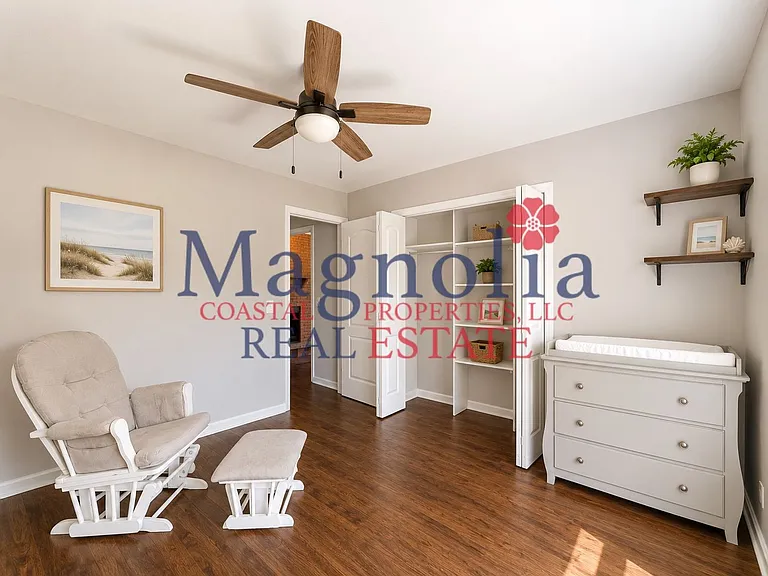 723 Oxford Dr — Photo 9