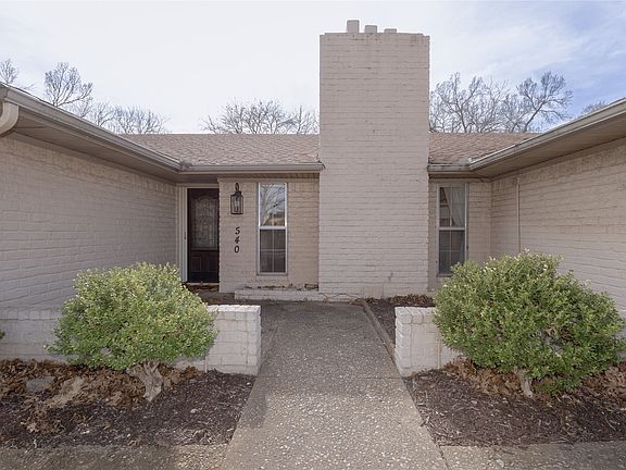 2nd image of 540 Topeka Dr