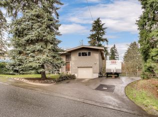 5860 NE 197th St, Kenmore, WA 98028