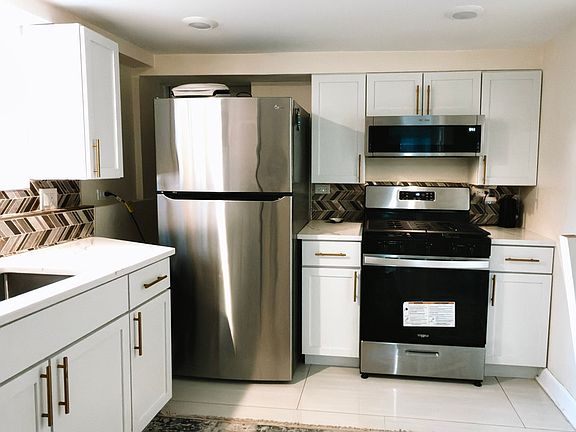2nd image of 2227 W Cullerton St APT 1